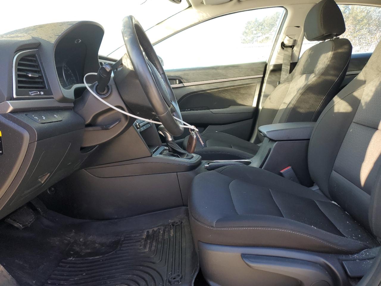 2018 Hyundai Elantra - Image 7