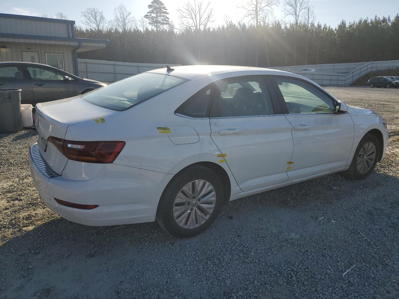 2019 Volkswagen Jetta - Image 3