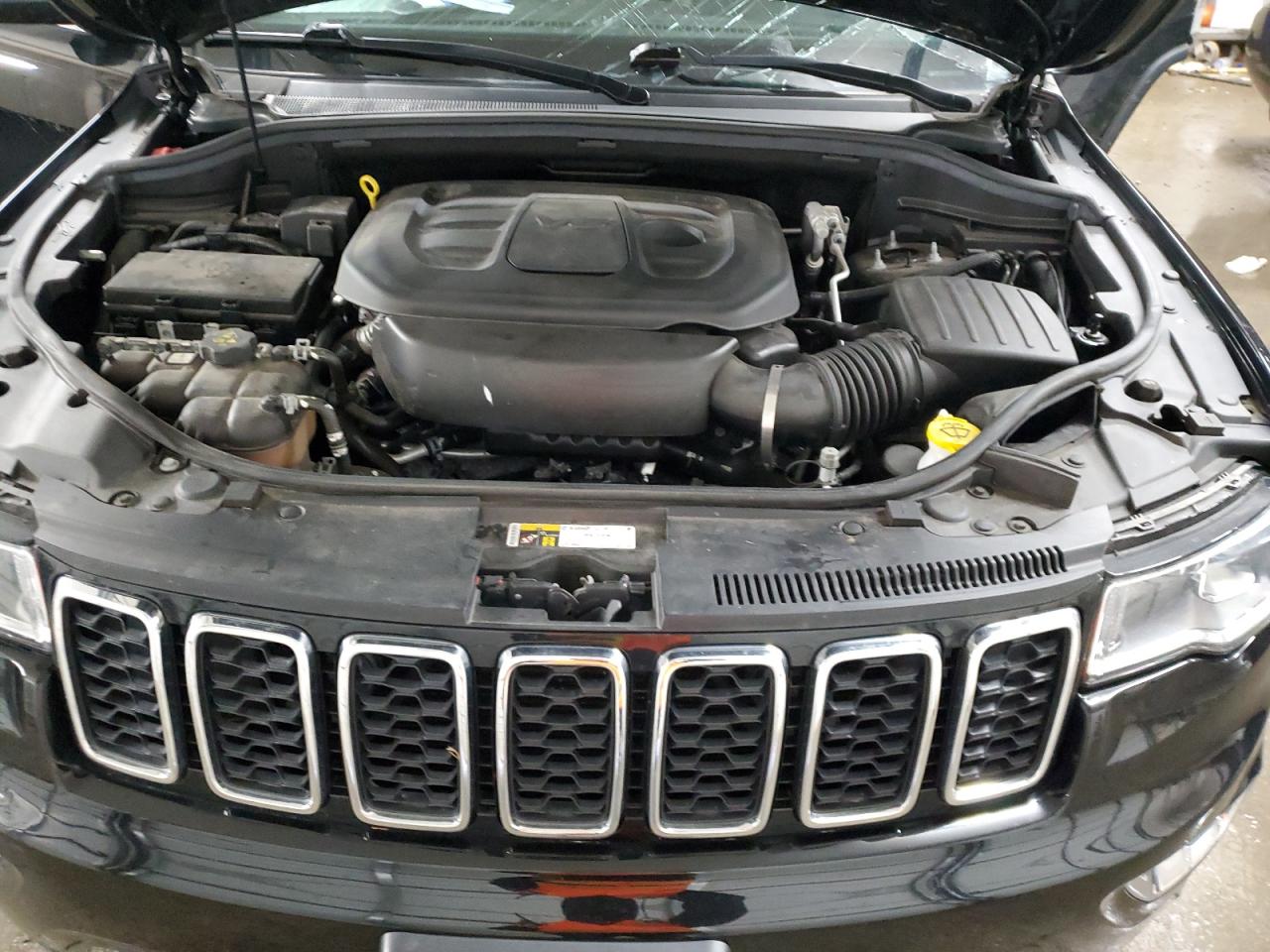 2020 Jeep Grand Cherokee - Image 12