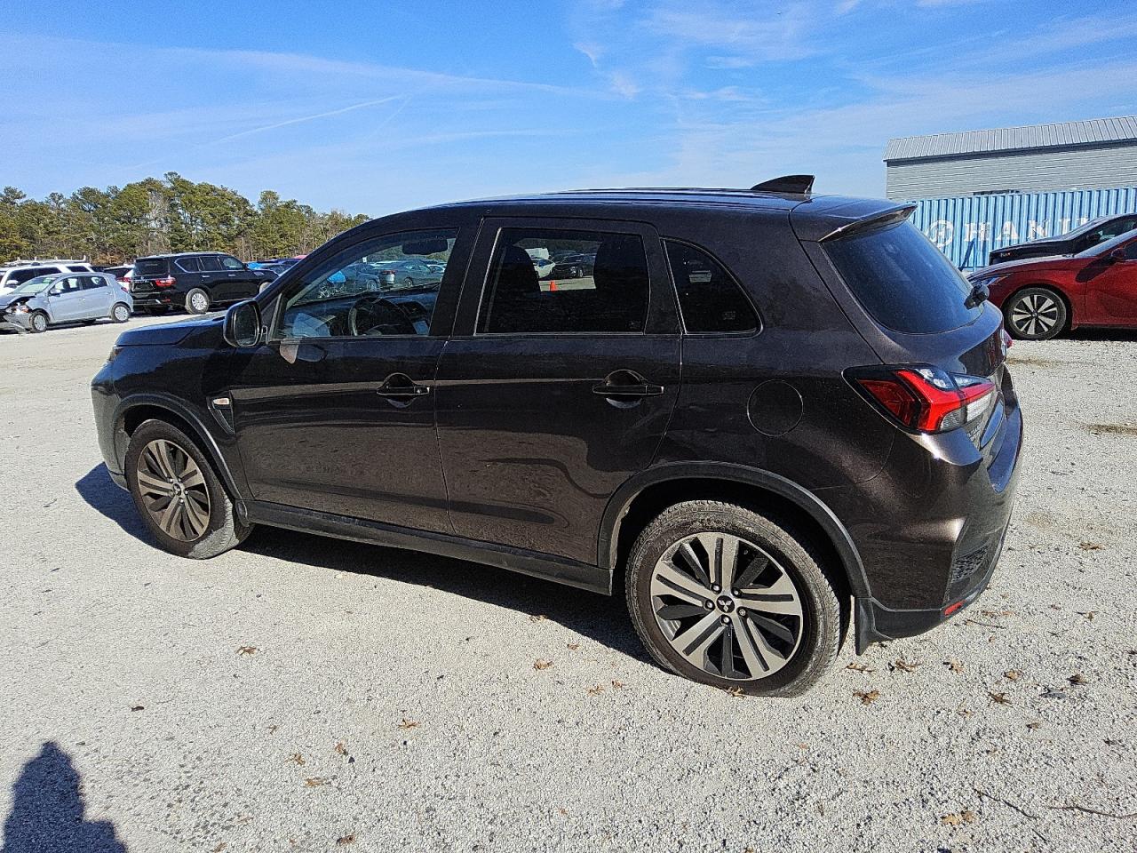 2021 Mitsubishi Outlander - Image 2