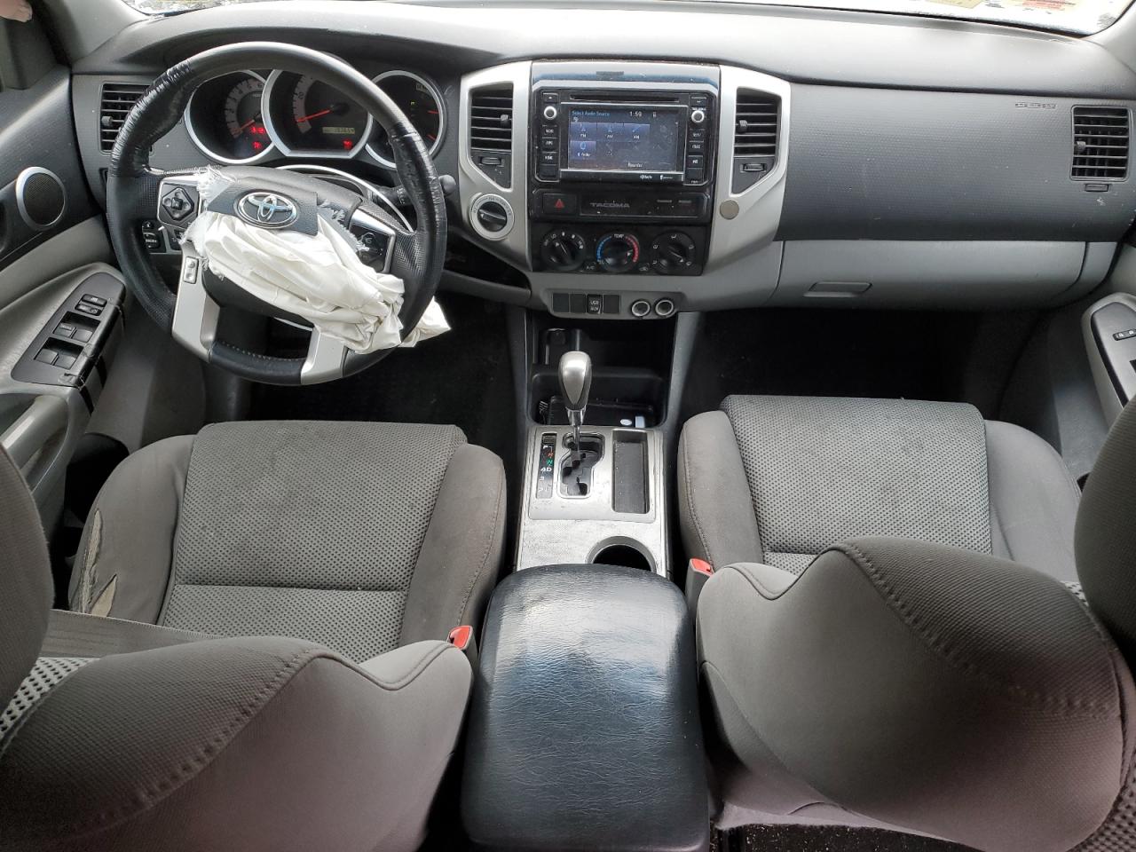 2015 Toyota Tacoma - Image 8