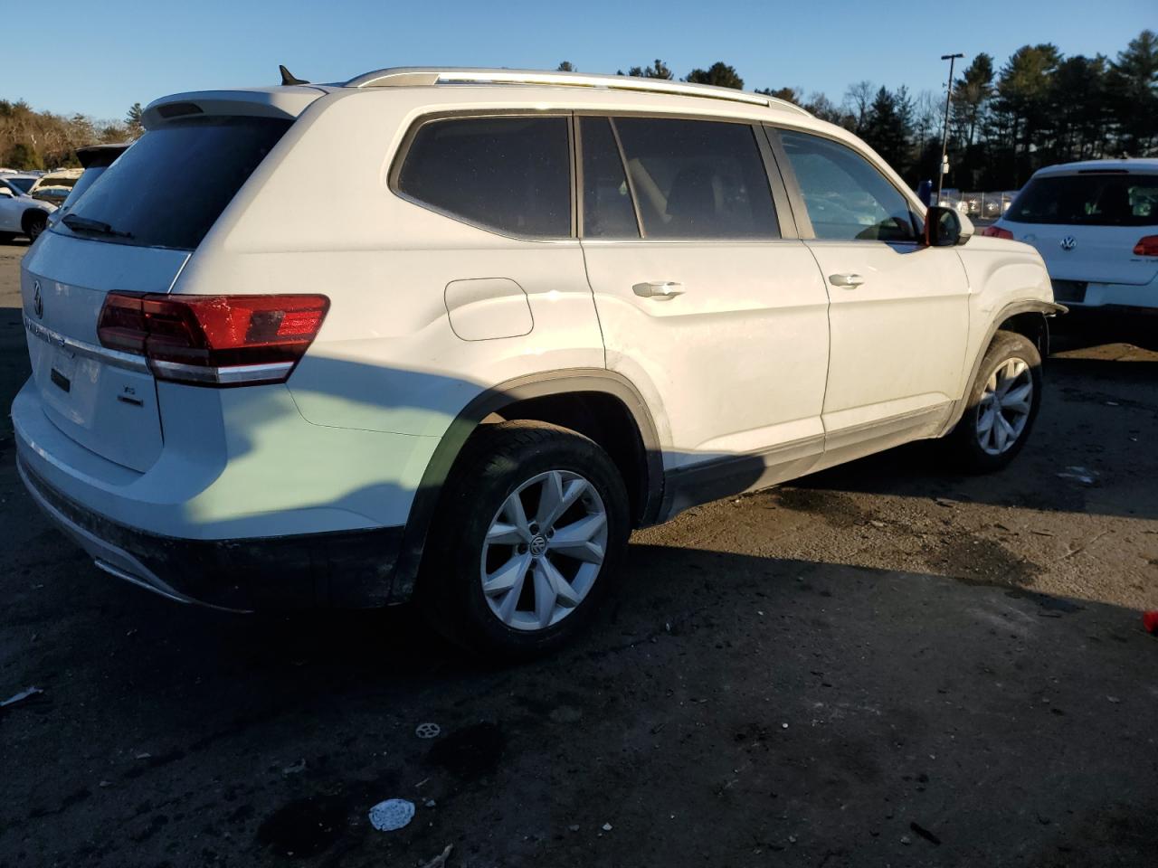 2019 Volkswagen Atlas - Image 3