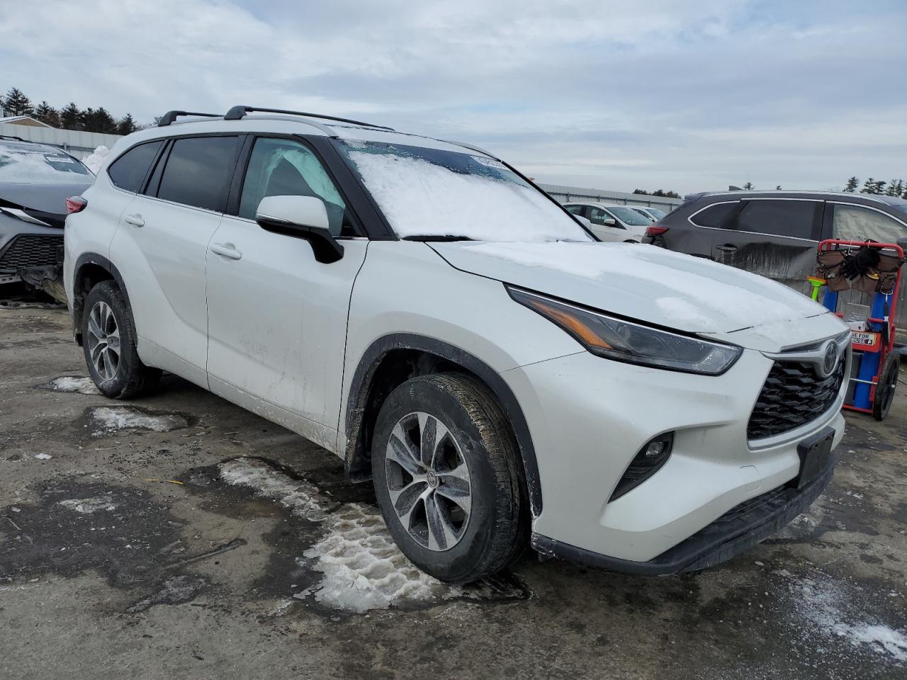 2022 Toyota Highlander - Image 4