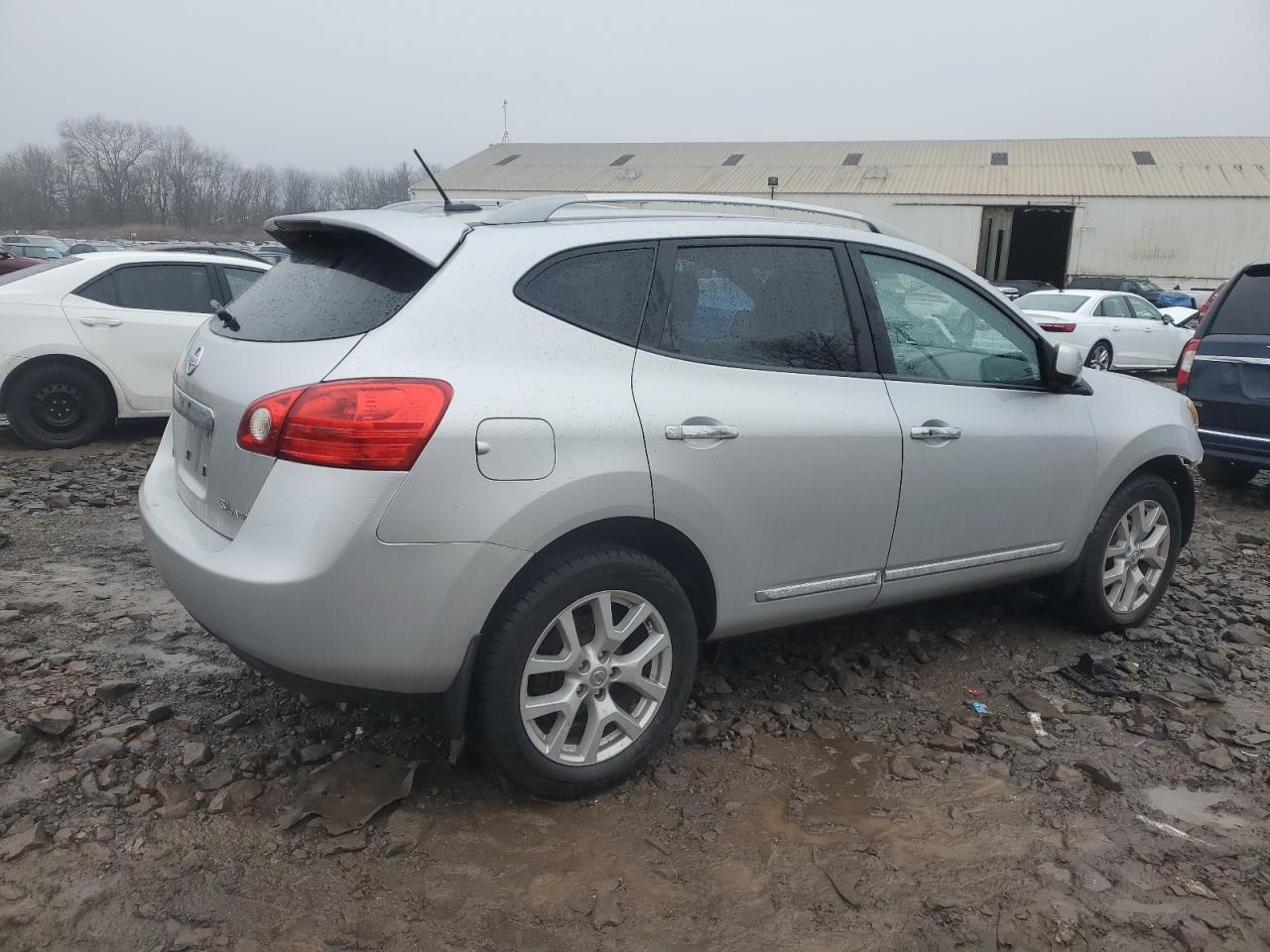 2013 Nissan Rogue - Image 3