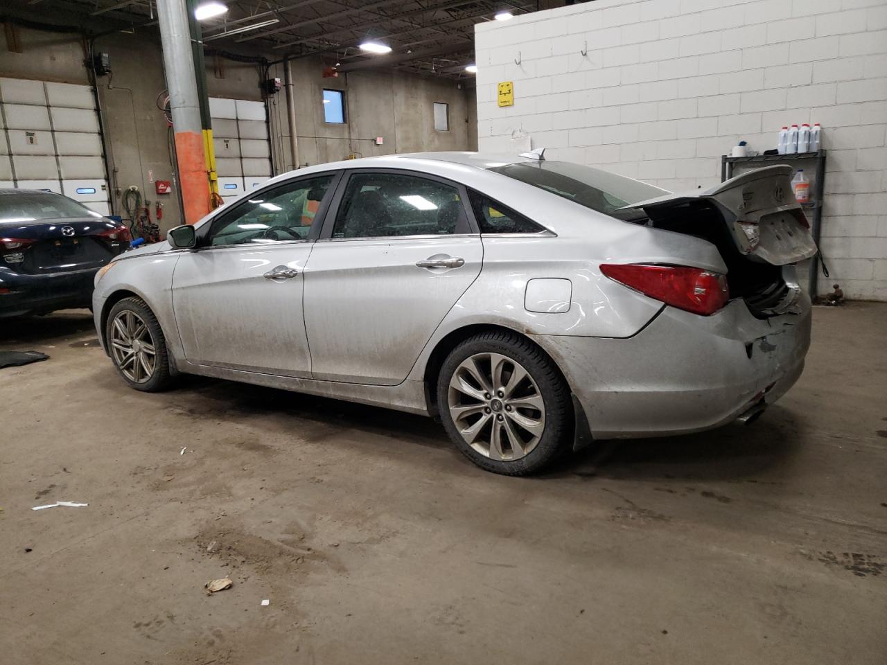 2013 Hyundai Sonata - Image 2