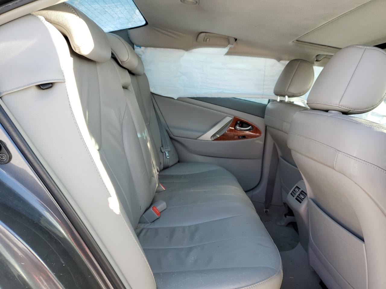 2011 Toyota Camry - Image 10