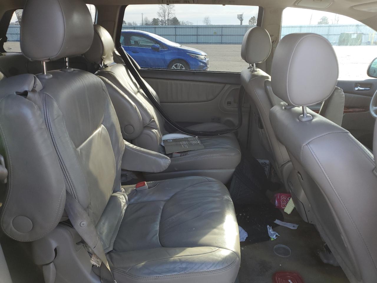 2008 Toyota Sienna - Image 11