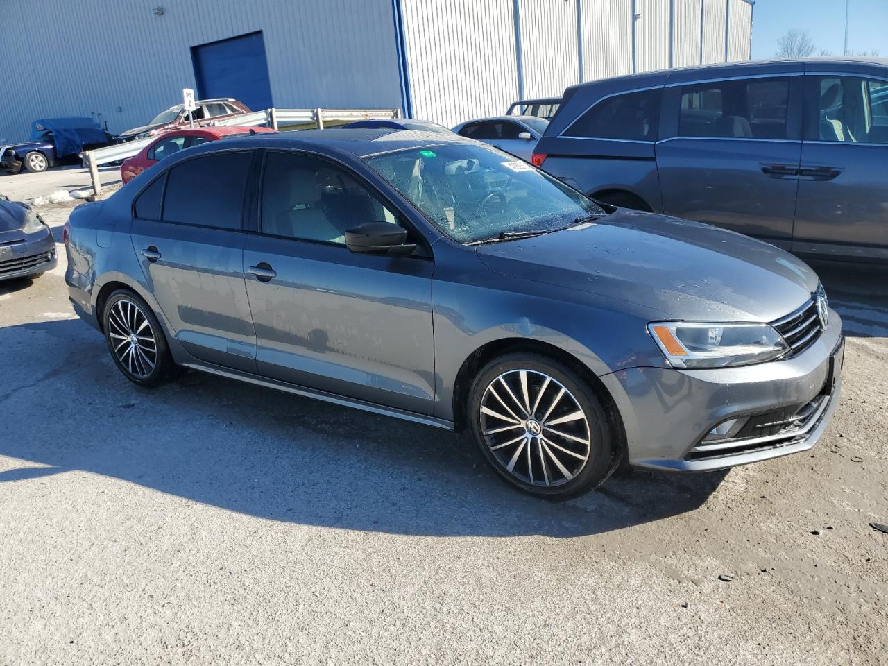 2016 Volkswagen Jetta - Image 4