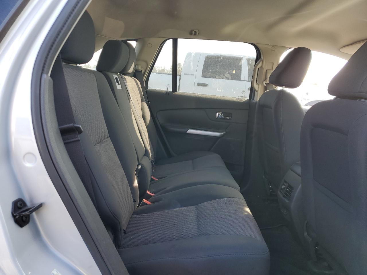 2011 Ford Edge - Image 11