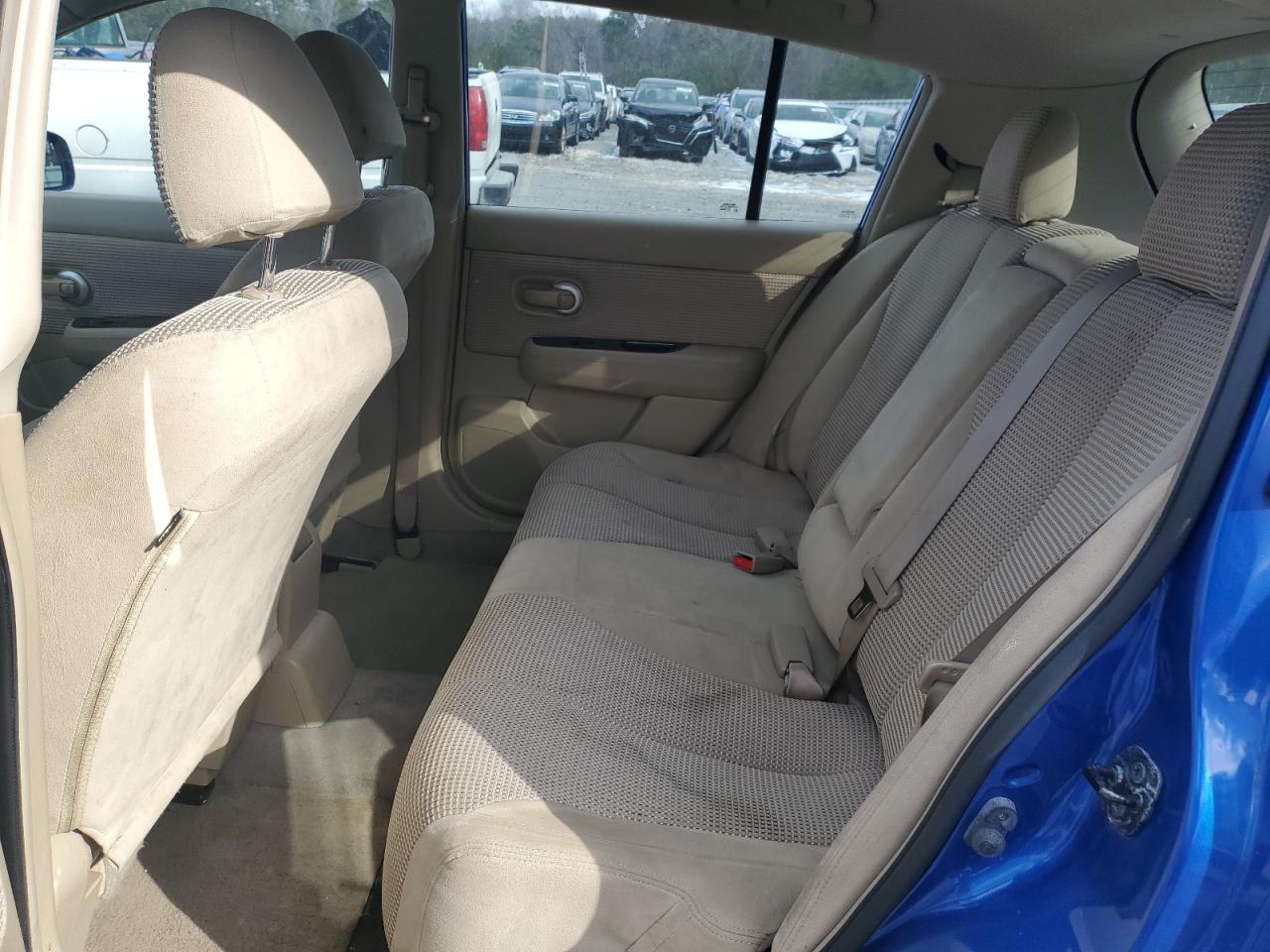 2011 Nissan Versa - Image 10