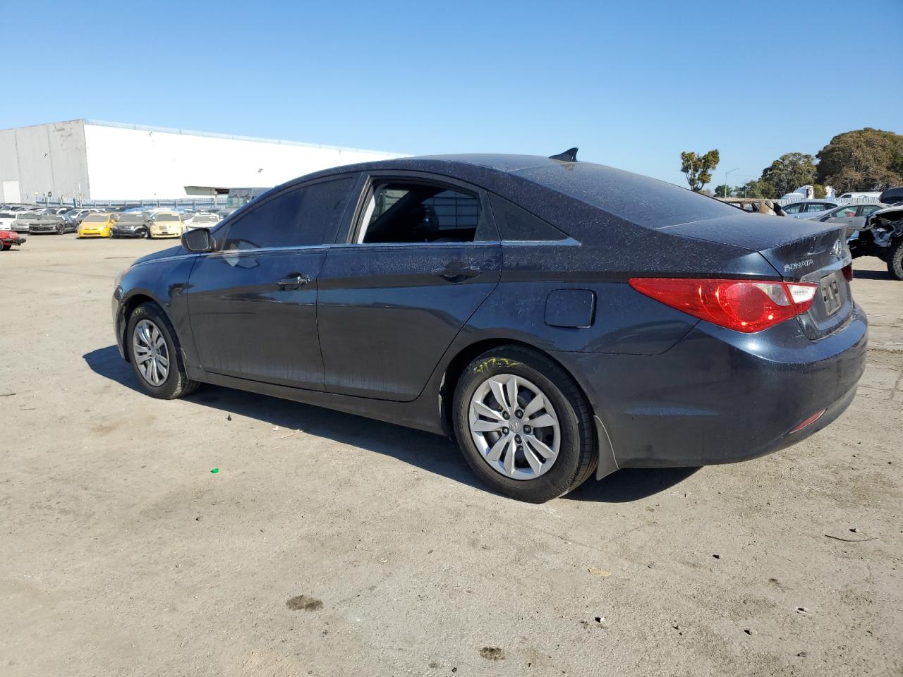 2011 Hyundai Sonata - Image 2