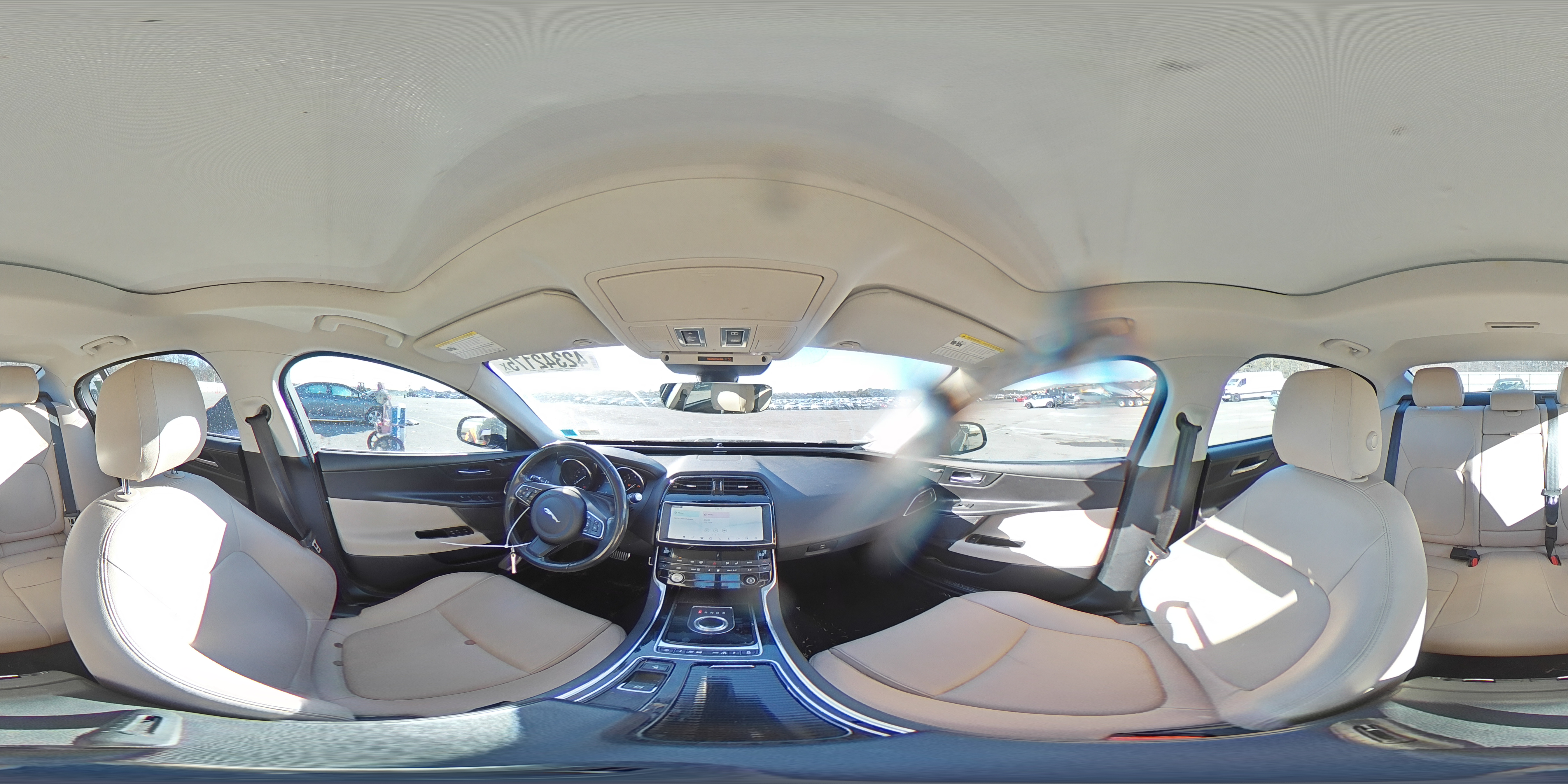 2019 Jaguar XE - Image 13