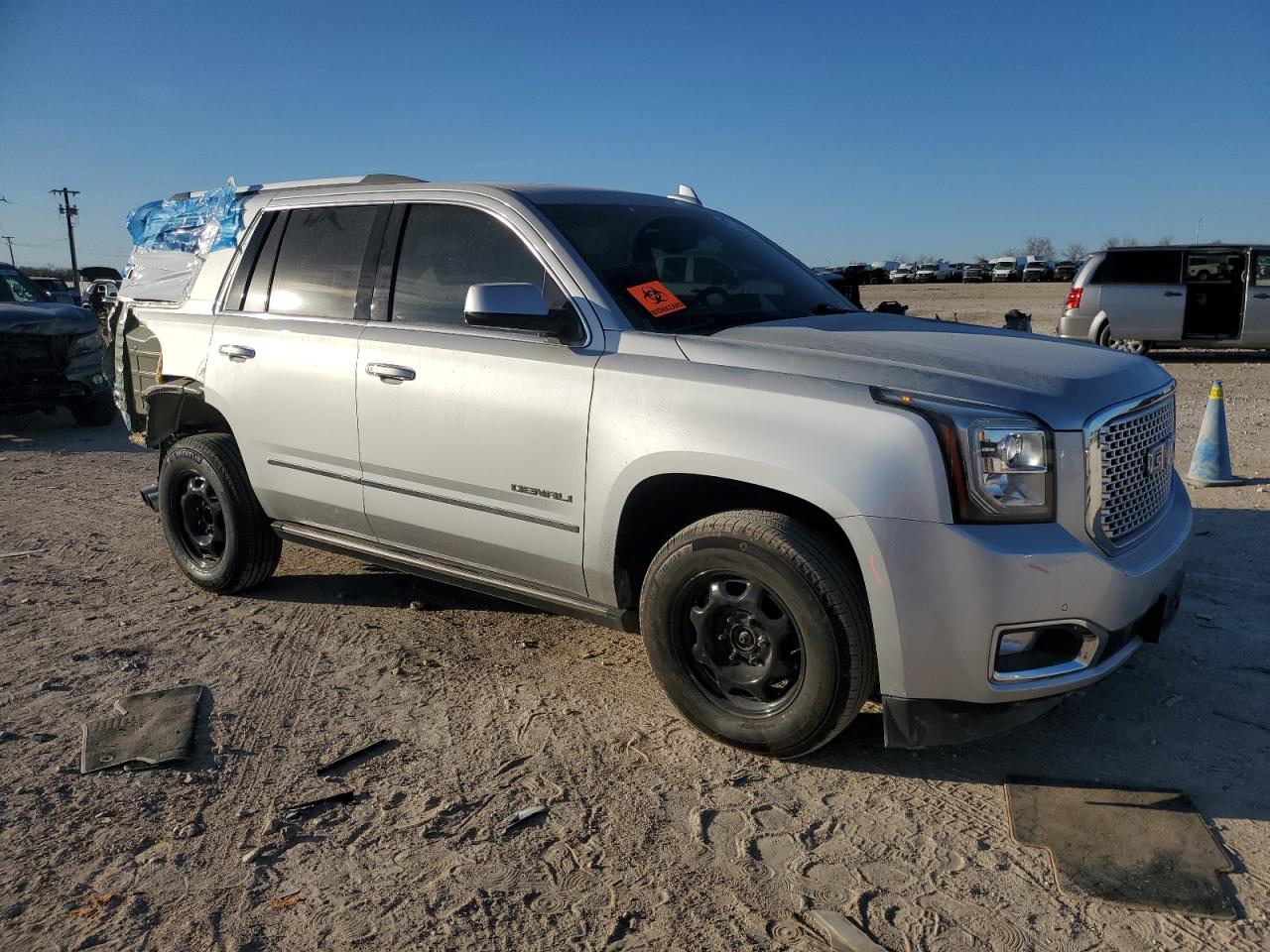 2017 GMC Yukon - Image 4