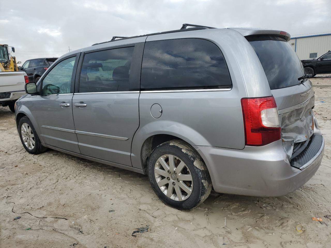 2014 Chrysler Town & Country - Image 2