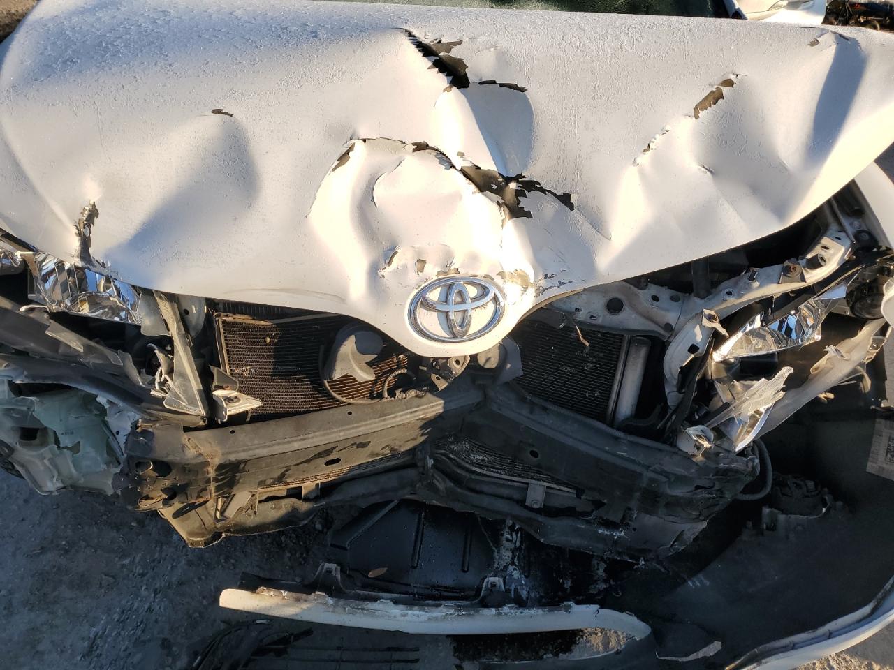 2015 Toyota Venza - Image 13