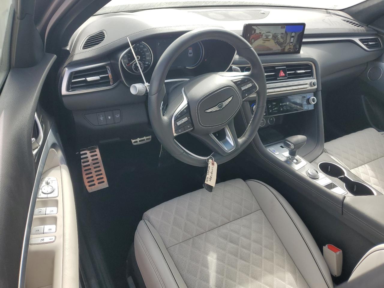 2024 Genesis G70 - Image 8
