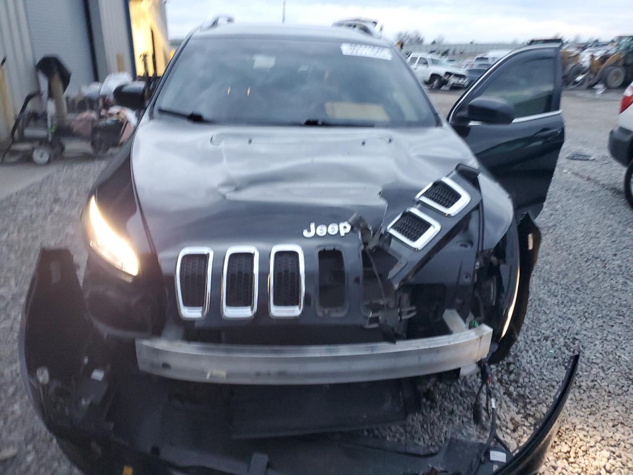 2018 Jeep Grand Cherokee - Image 14