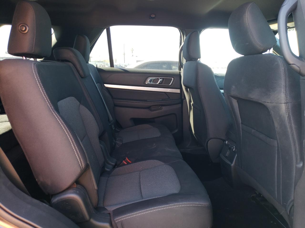 2019 Ford Explorer - Image 11