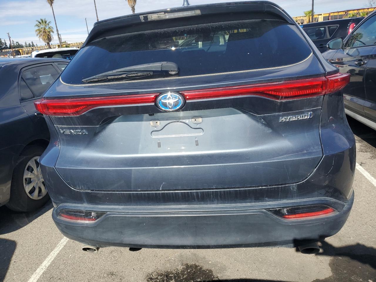 2021 Toyota Venza - Image 6