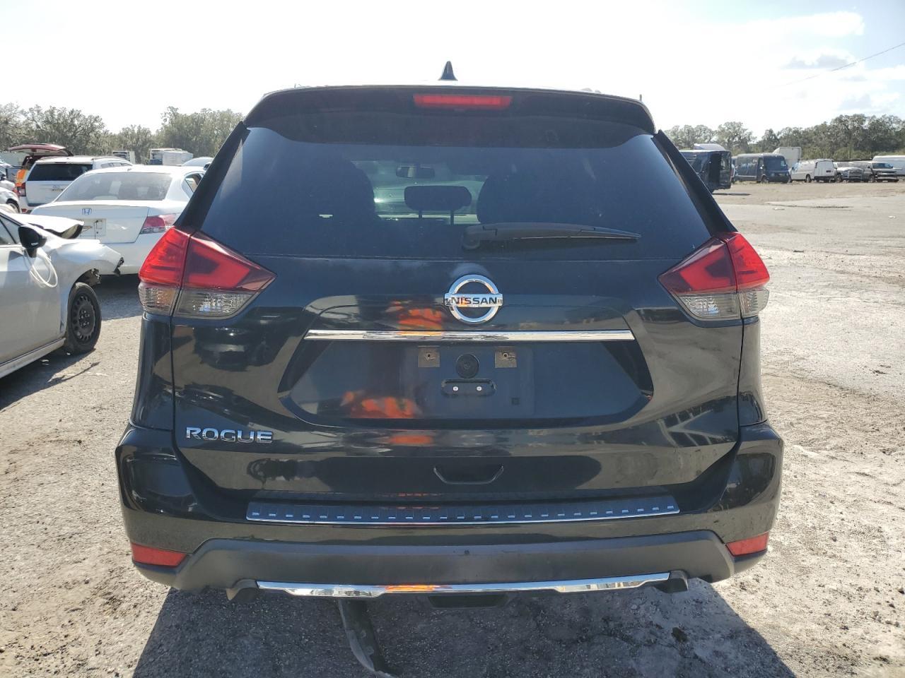 VIN KNMAT2MT5HP522914 2017 NISSAN ROGUE no.6