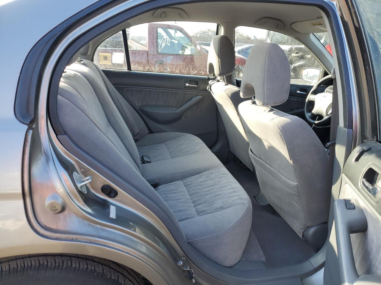 2005 Honda Civic - Image 10