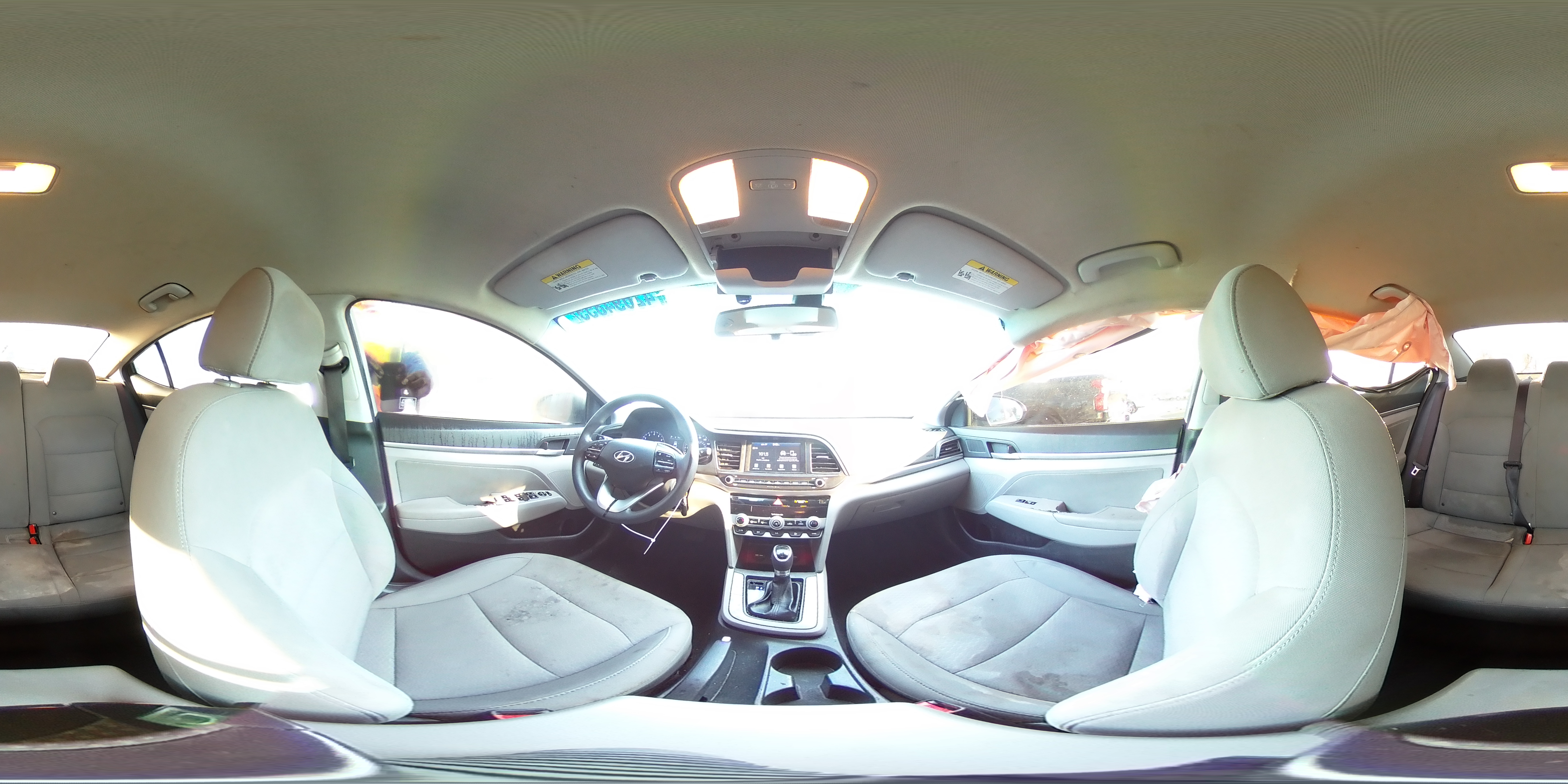 2020 Hyundai Elantra - Image 12