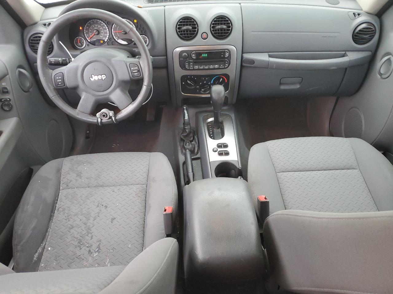 2005 Jeep Liberty (North America) - Image 8