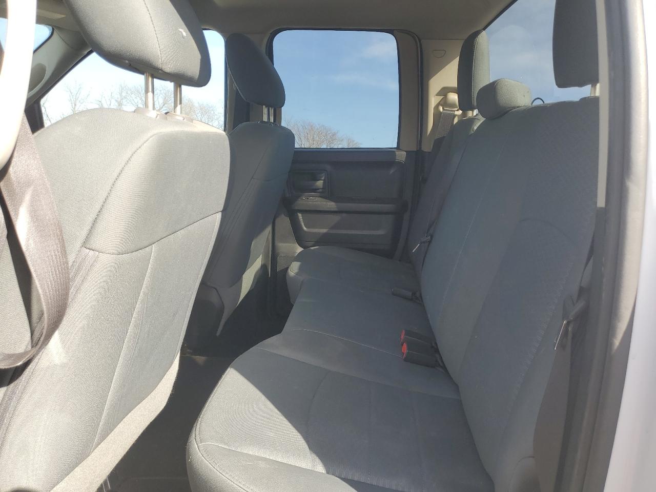 2016 RAM 1500 - Image 10