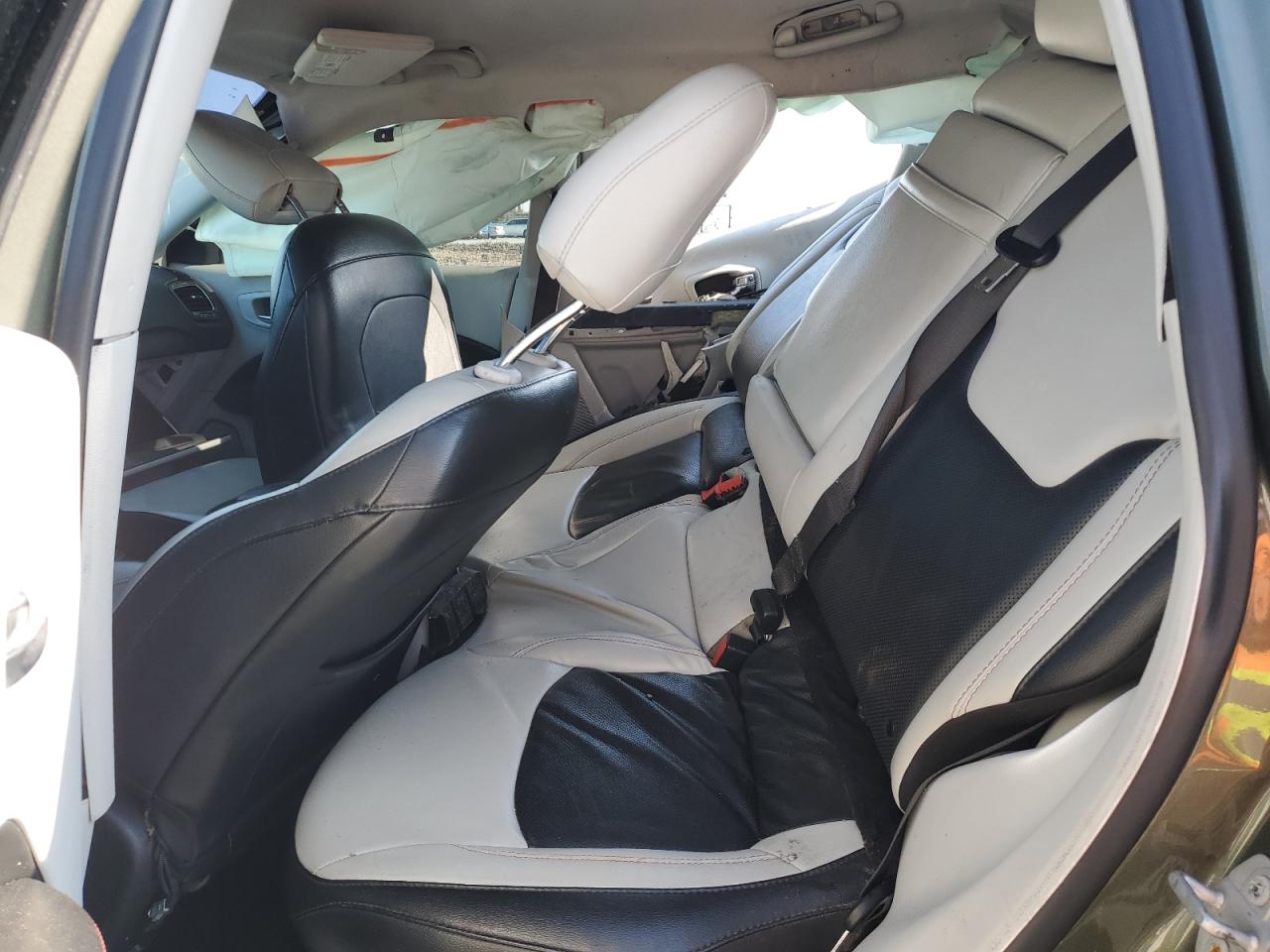 2020 Jeep Compass - Image 11