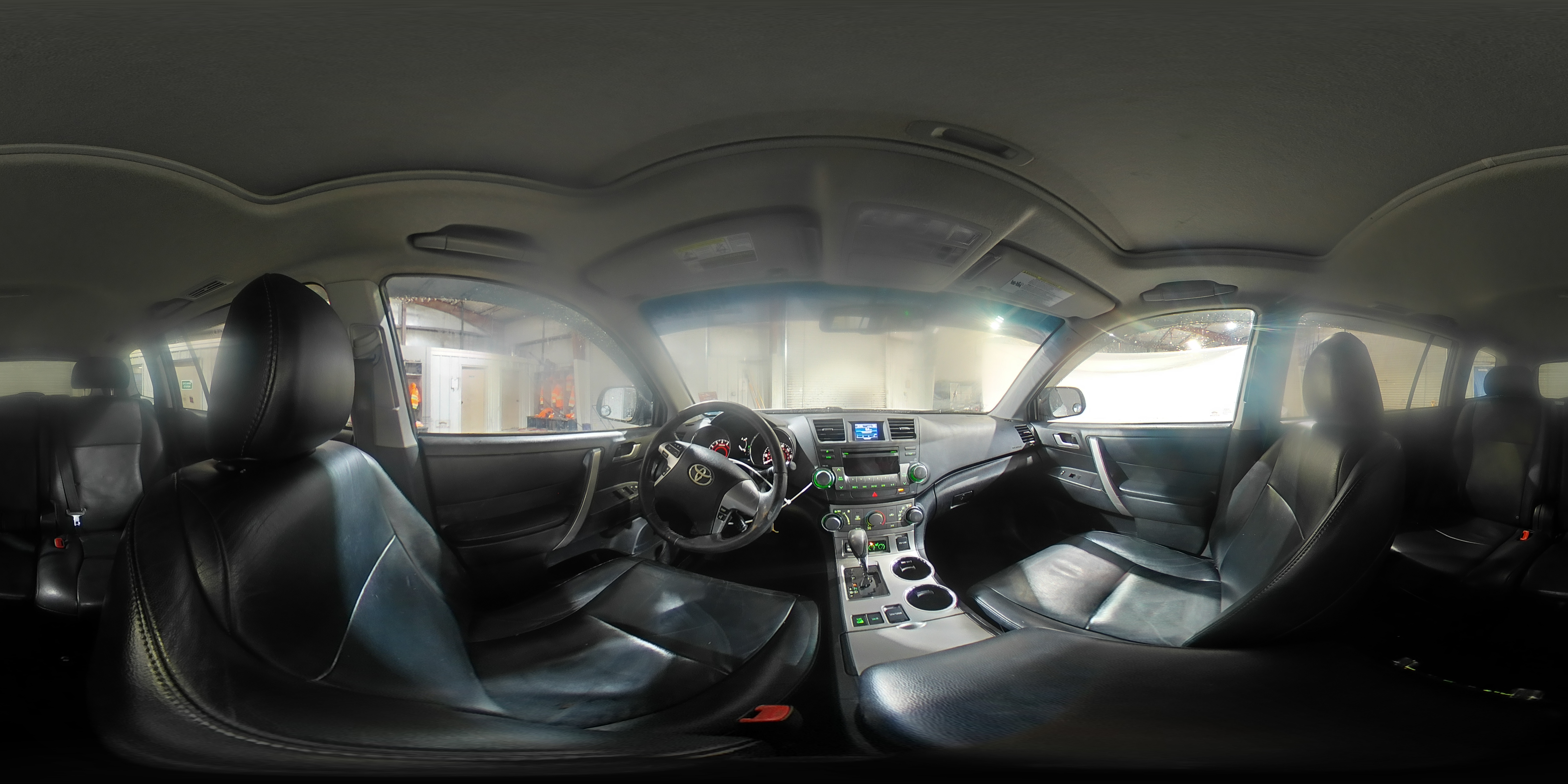 2012 Toyota Highlander - Image 16
