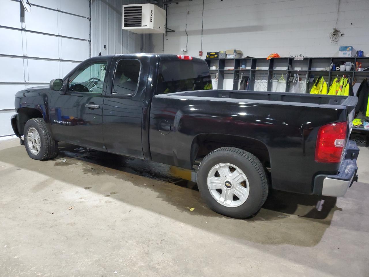 2011 Chevrolet Silverado - Image 2