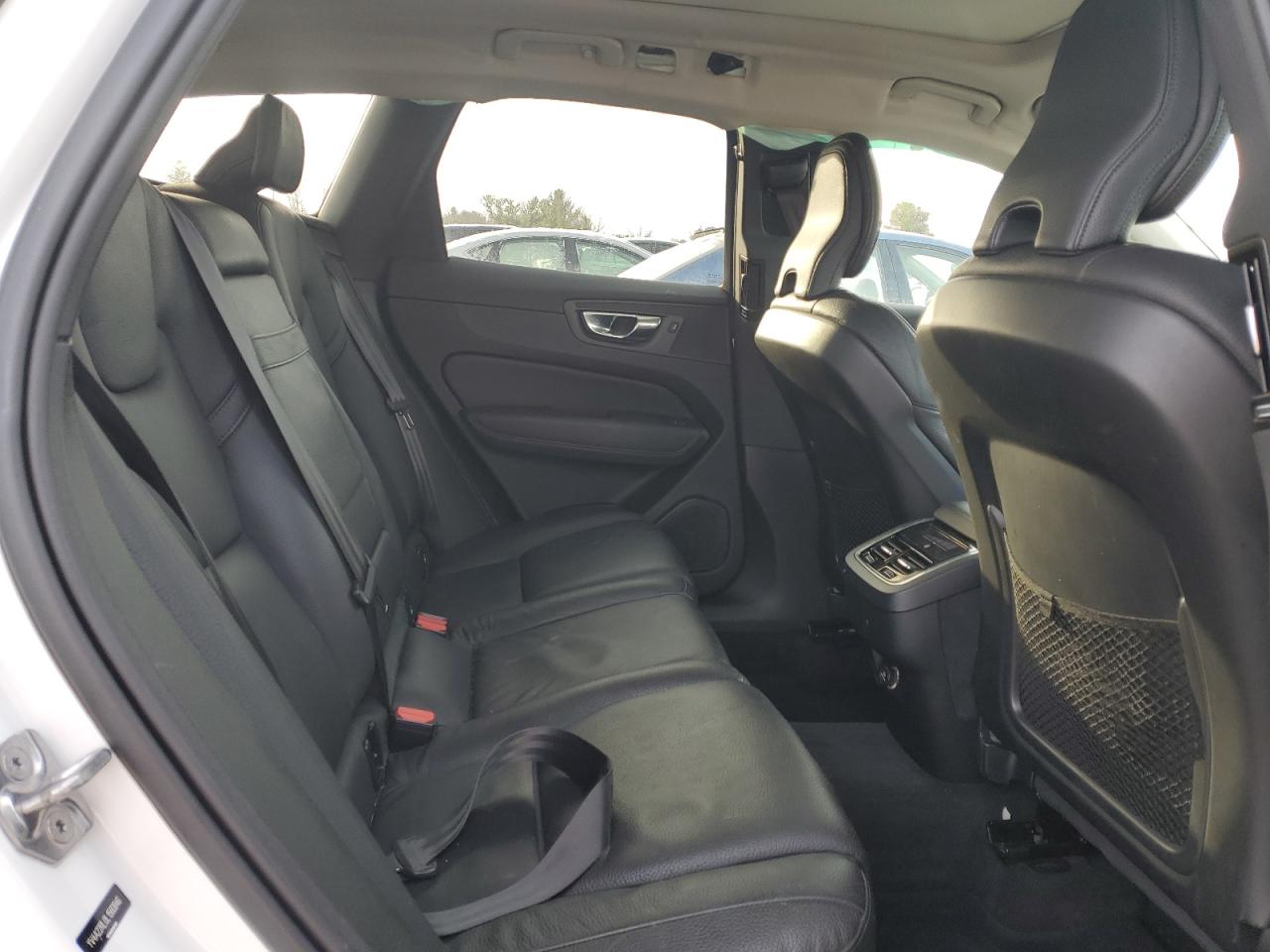 2020 Volvo XC60 - Image 10
