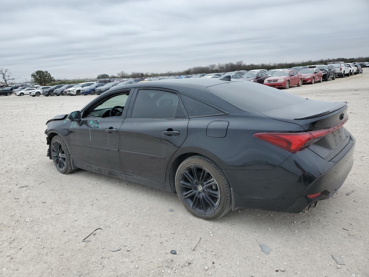 2021 Toyota Avalon - Image 2