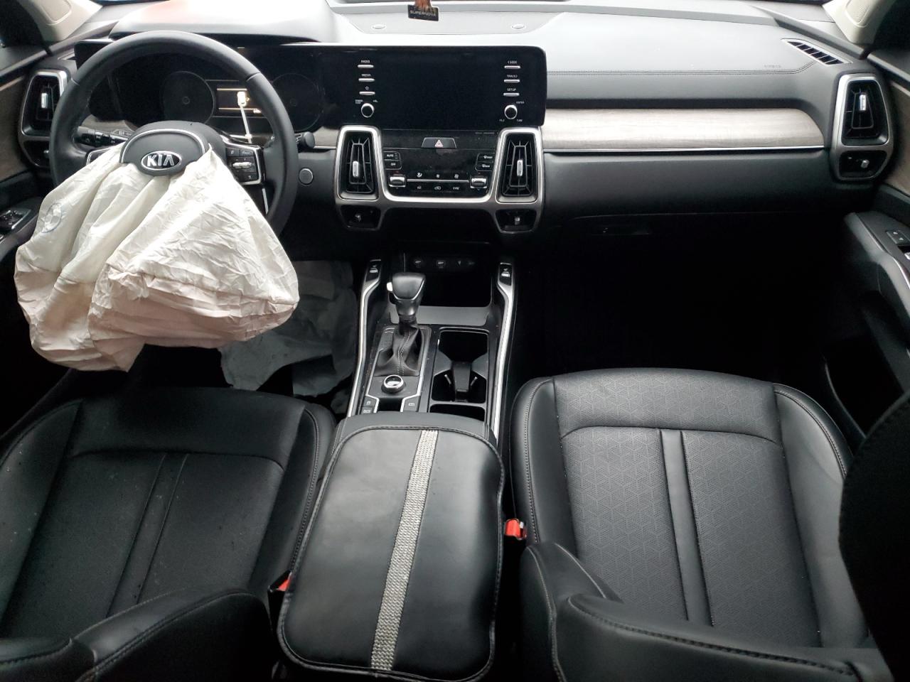 2021 Kia Sorento - Image 8