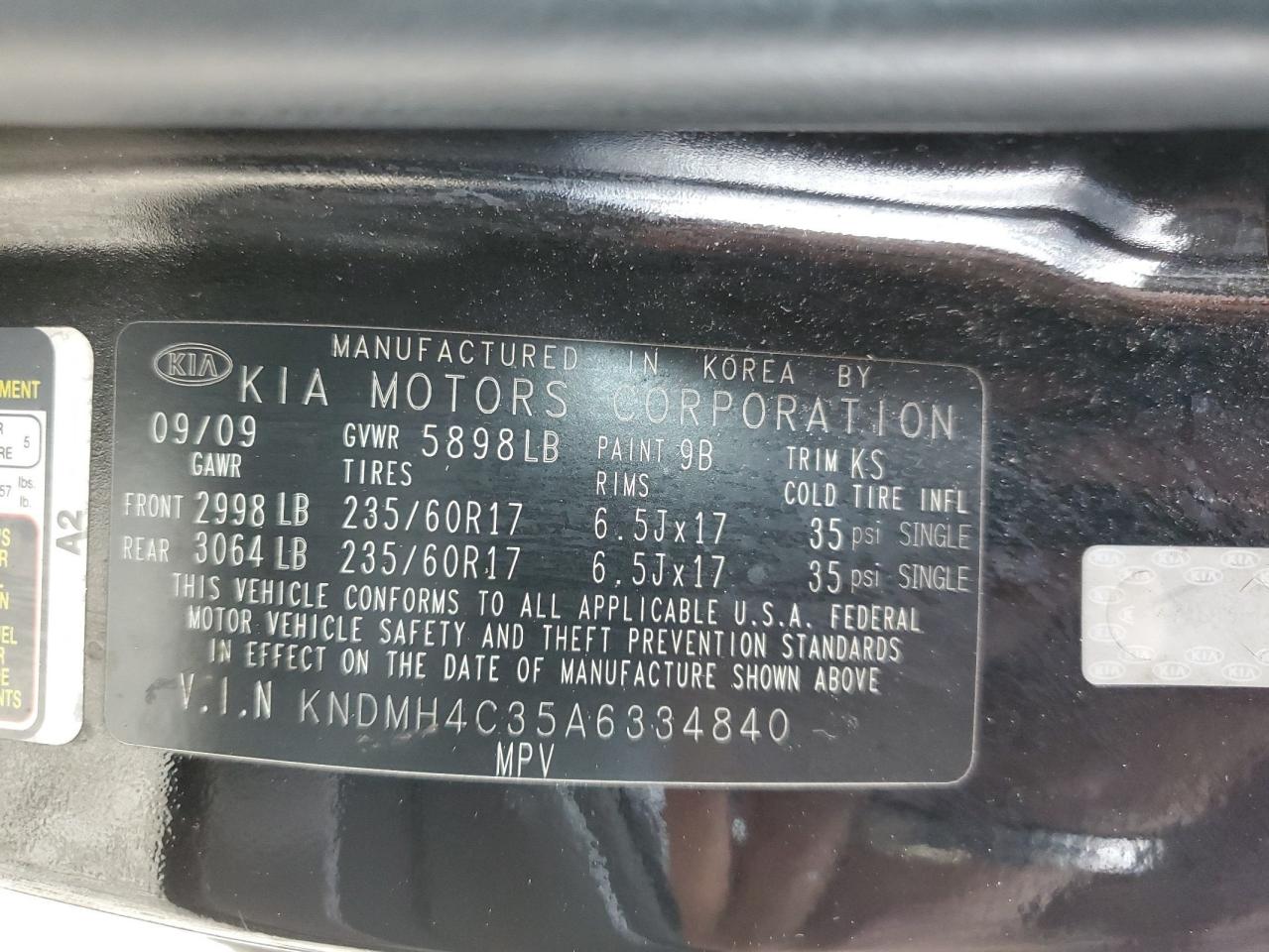 2010 Kia Sedona - Image 13