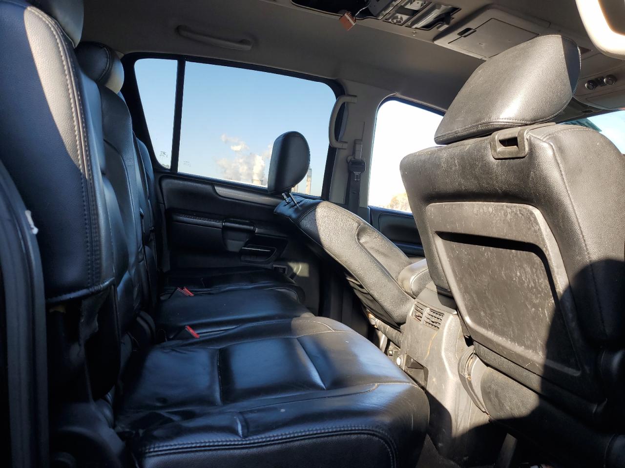 2010 Nissan Armada - Image 11