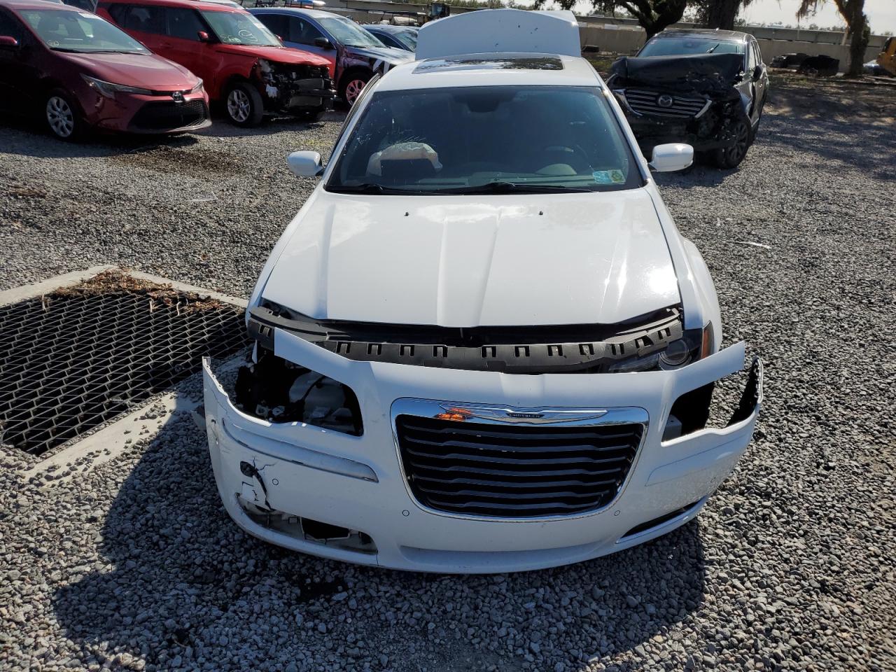2012 Chrysler 300 - Image 5