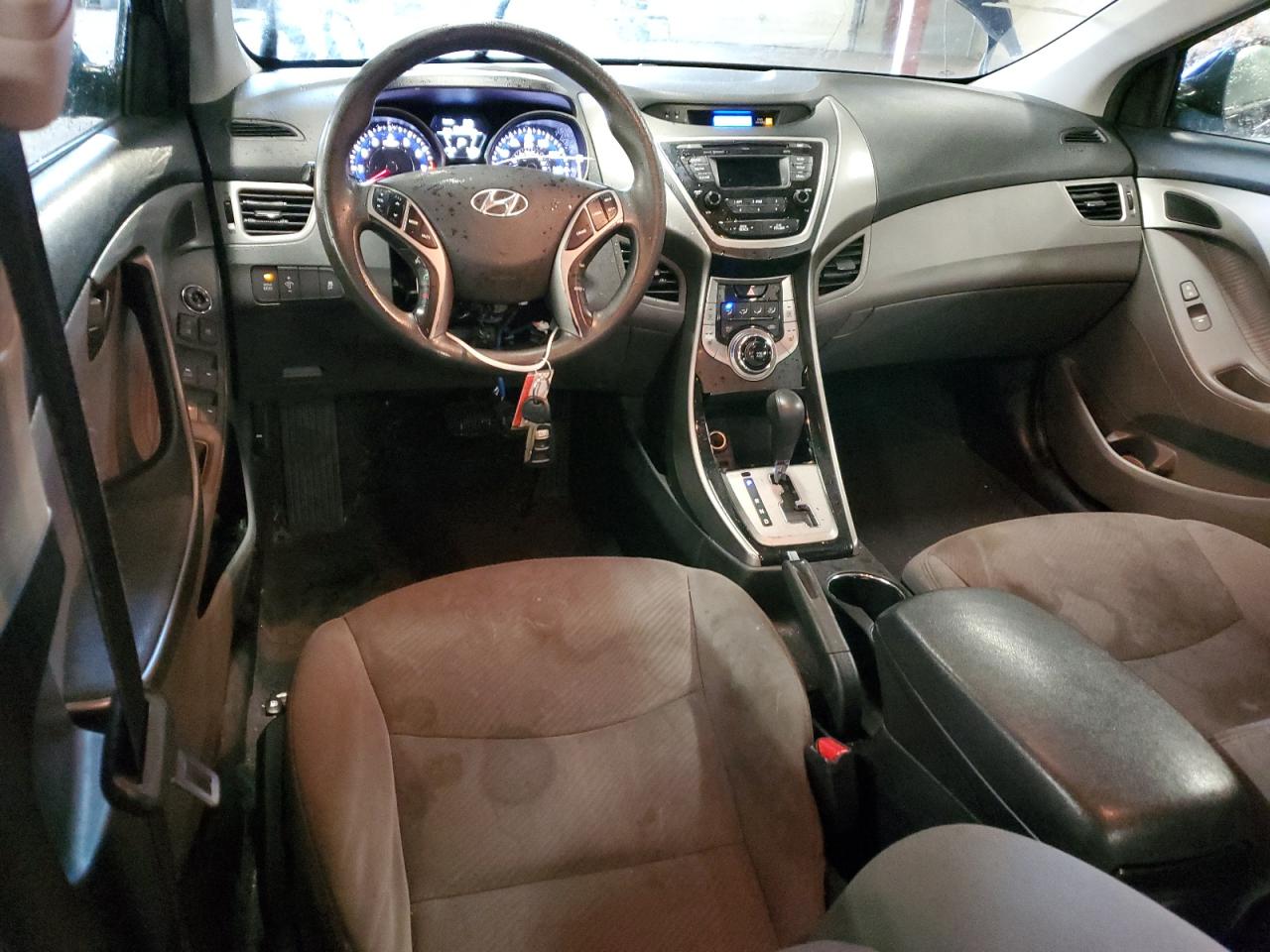 2013 Hyundai Elantra - Image 8