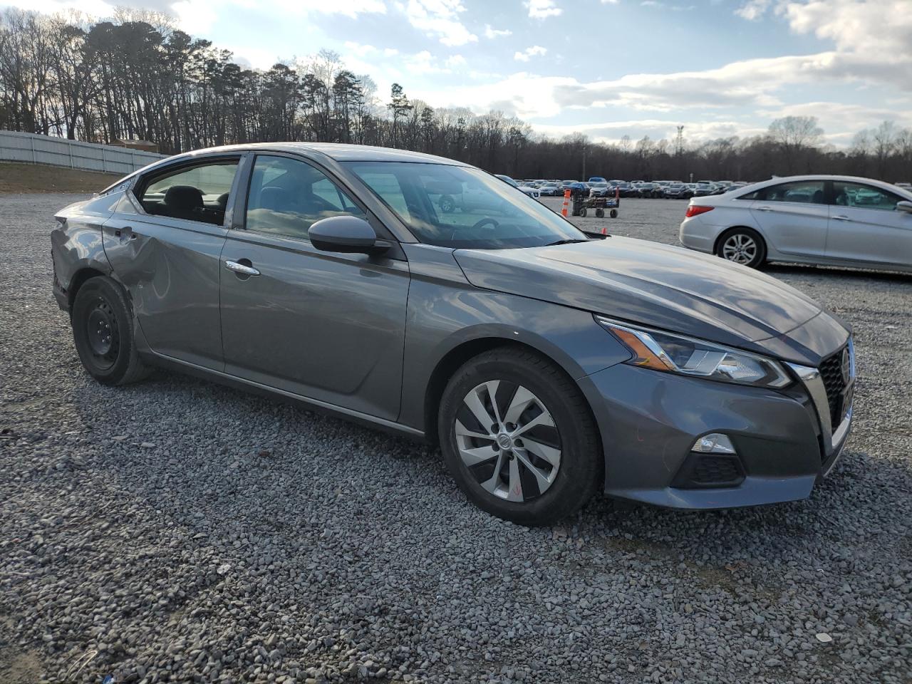 2020 Nissan Altima - Image 4
