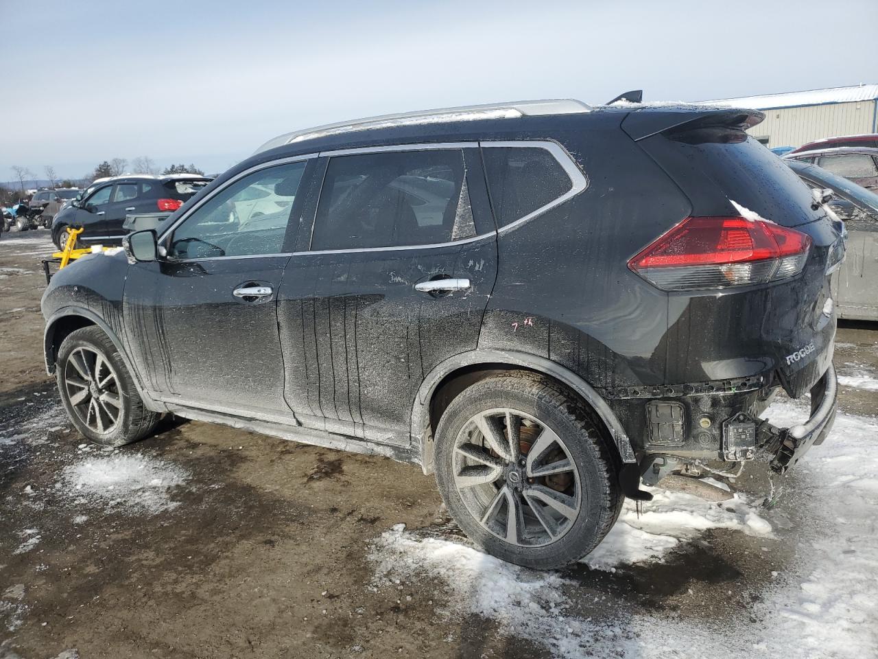 2018 Nissan Rogue - Image 2