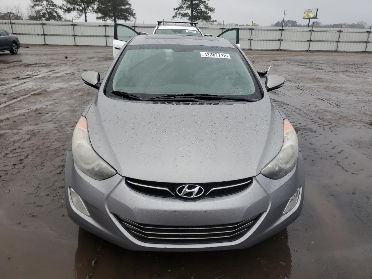 2012 Hyundai Elantra - Image 5