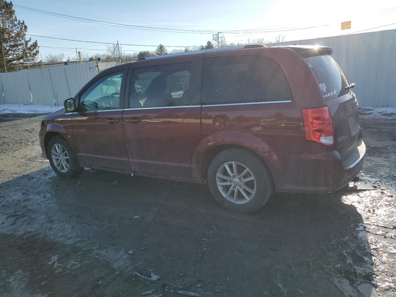 2019 Dodge Caravan - Image 2
