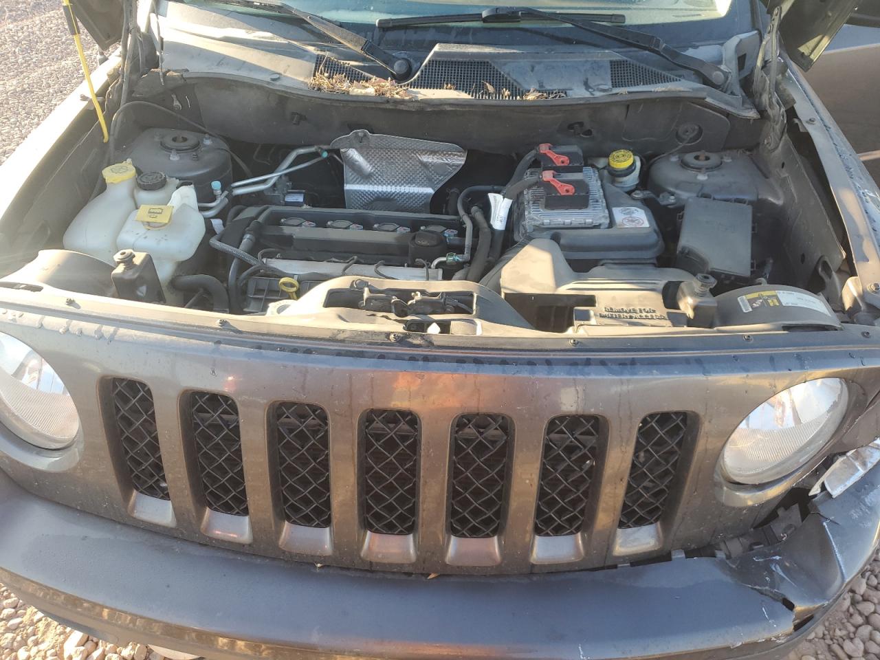 2015 Jeep Liberty (Patriot) - Image 12