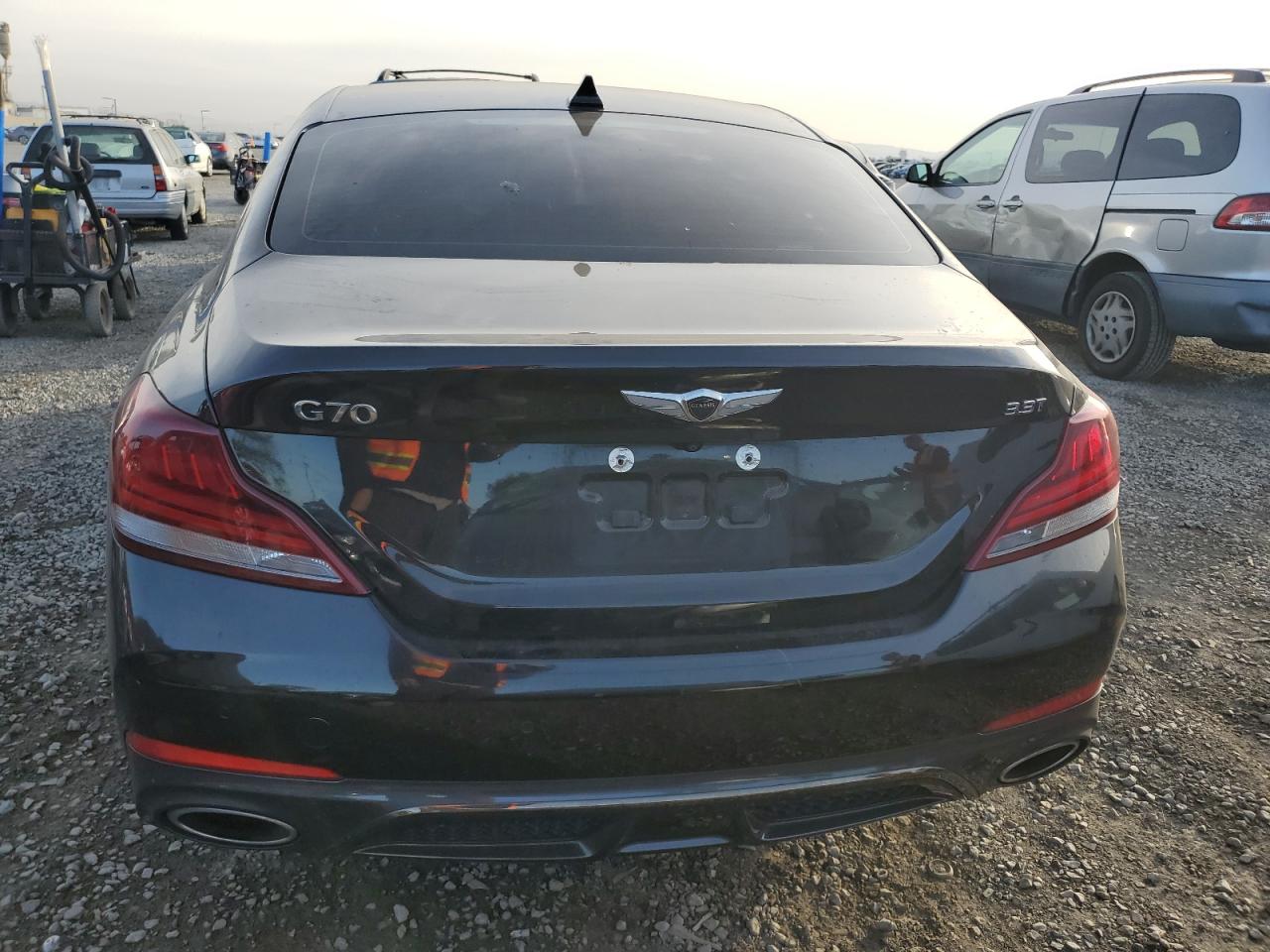 2019 Genesis G70 - Image 6