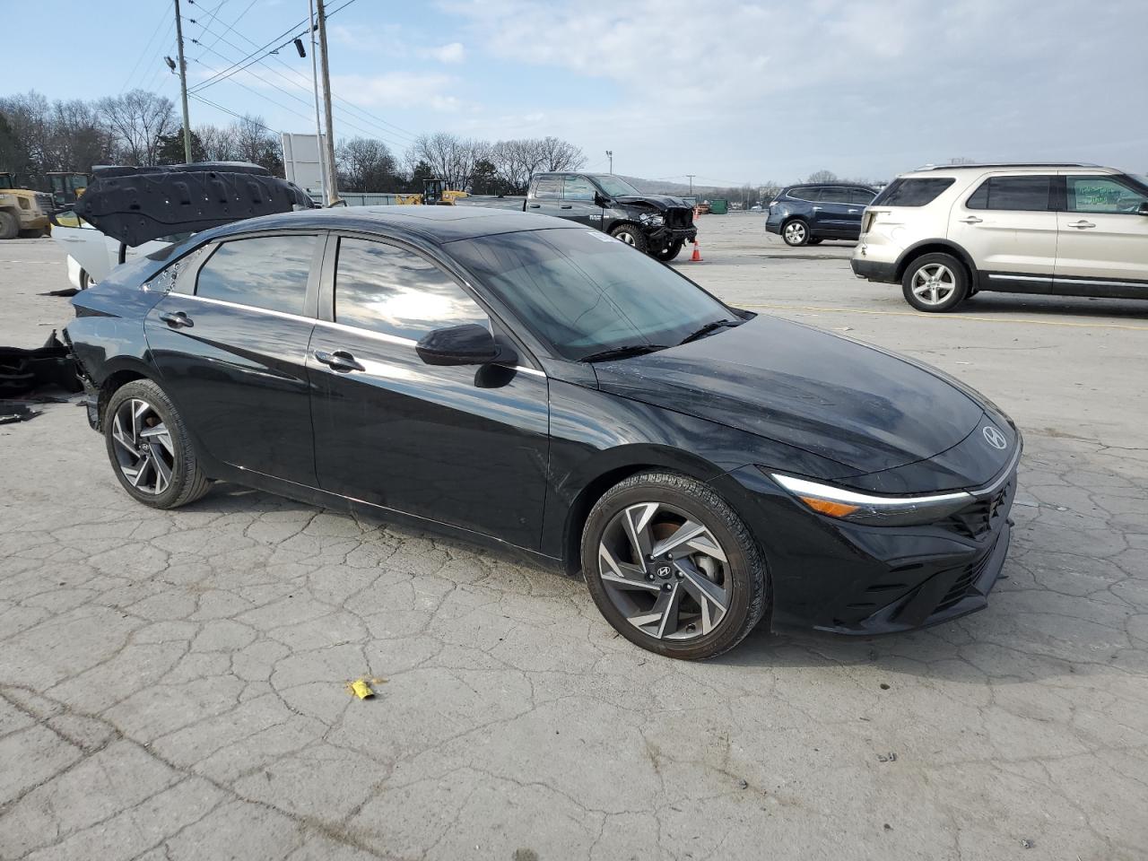 2024 Hyundai Elantra - Image 4