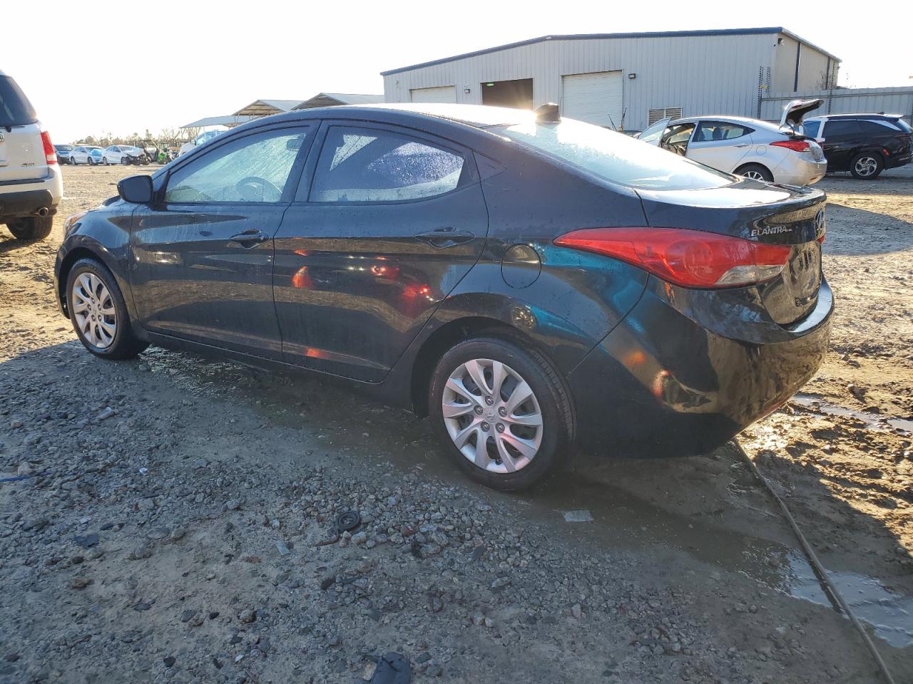 2011 Hyundai Elantra - Image 2