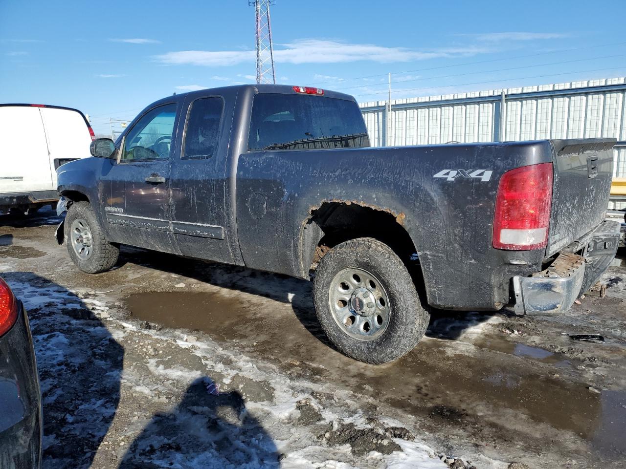 2011 GMC Sierra - Image 2