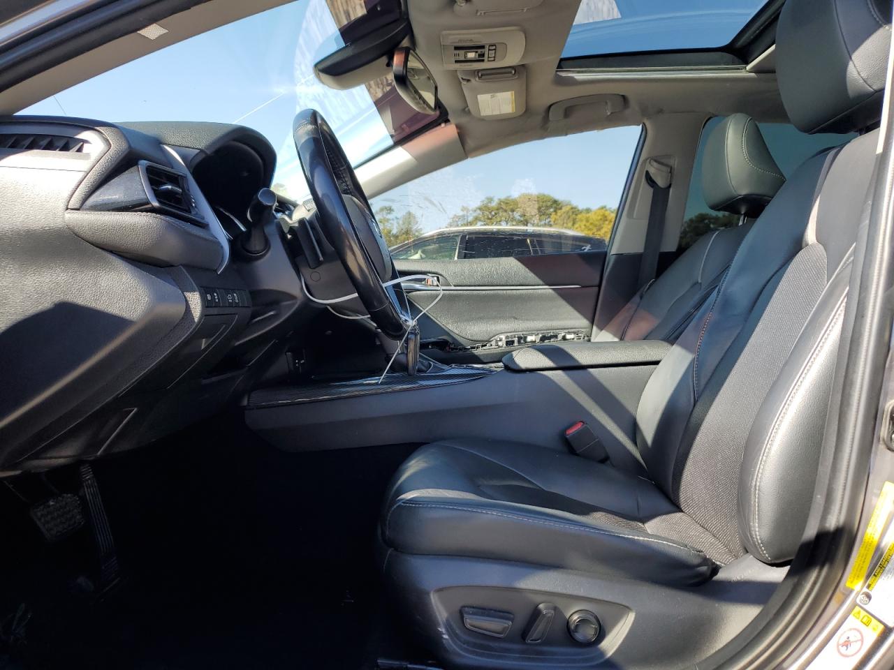 2019 Toyota Camry - Image 7