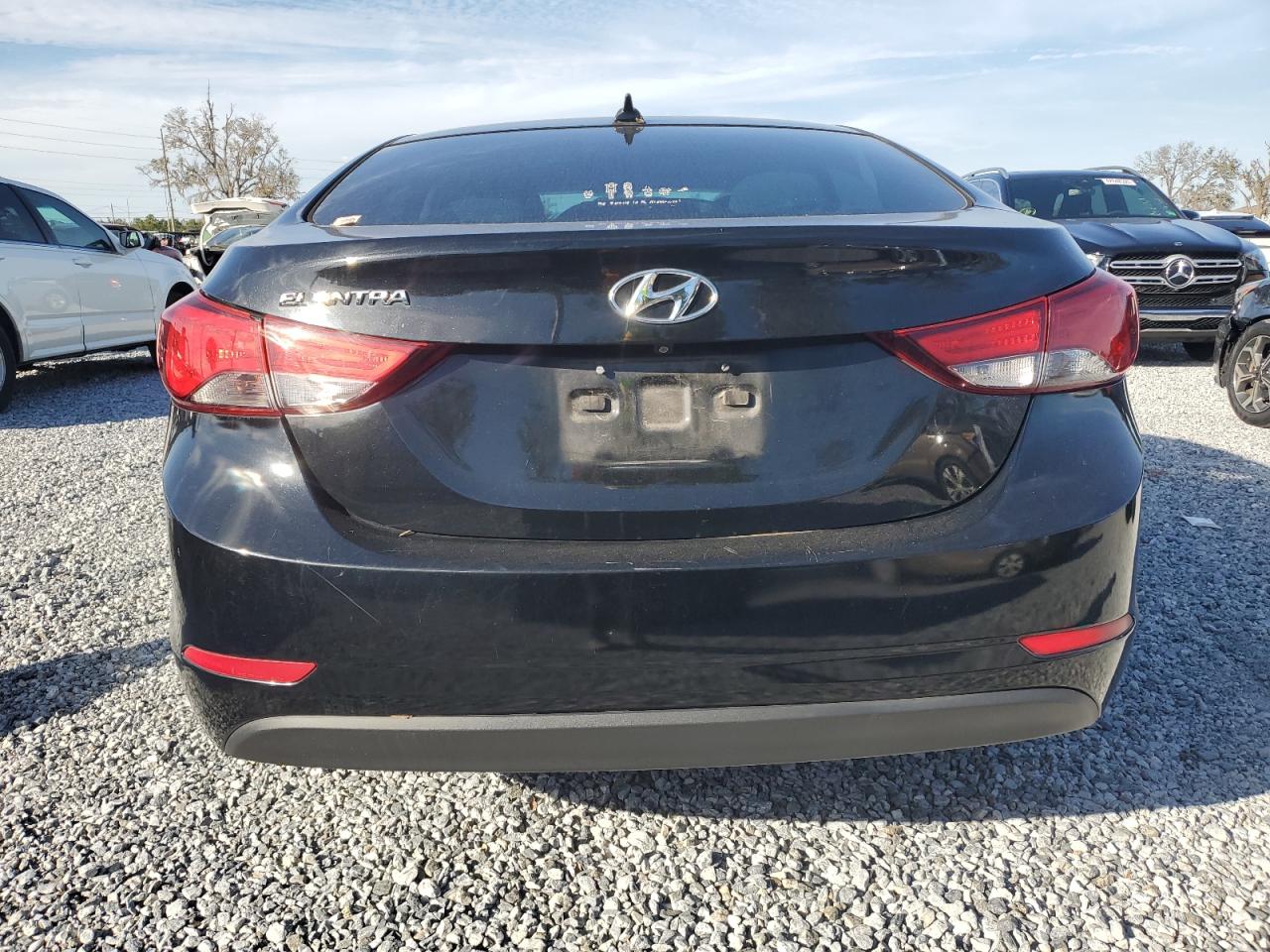 2016 Hyundai Elantra - Image 6