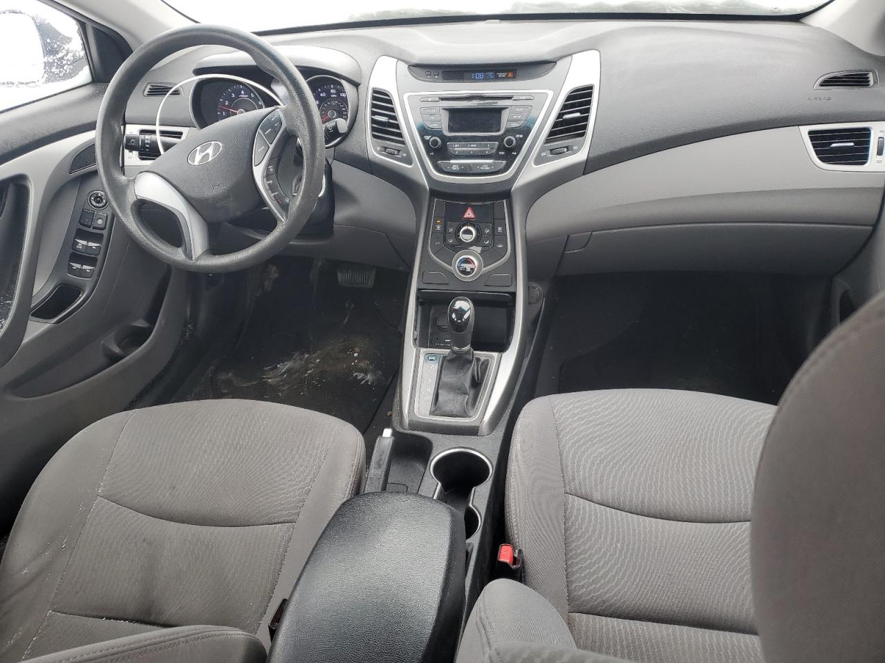 2015 Hyundai Elantra - Image 8